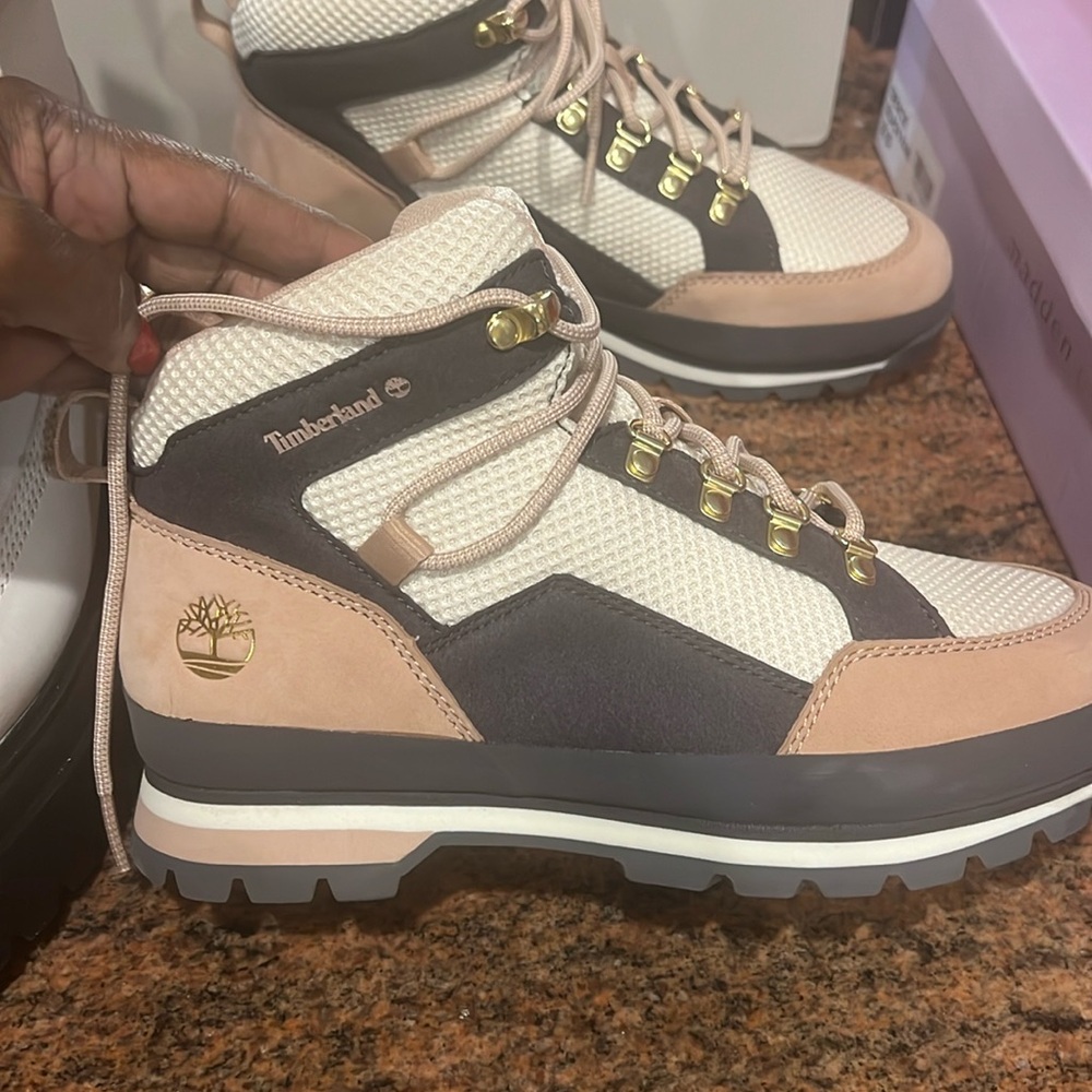 New Timberland boots size 7.5